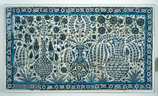 Panneau de revêtement aux vases fleuris, Damas,  fin 16e ou début 17e siècle, céramique, musée du Louvre, Paris